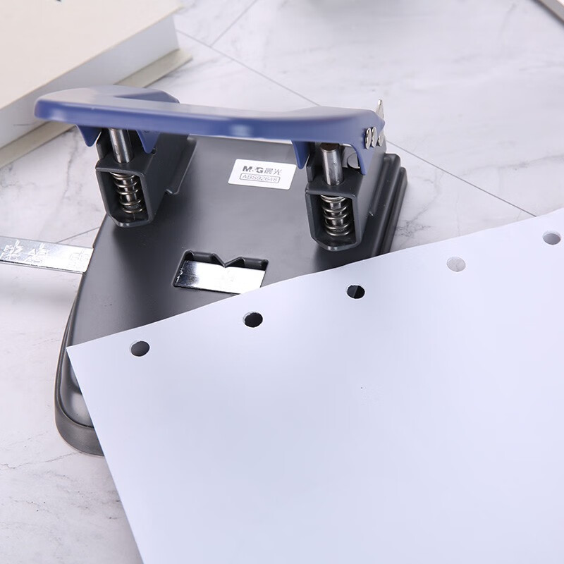 晨光 中号30页打孔器 便携式双孔打孔机 孔径7mm/孔距80mm(带标尺)  单个装ABS92648